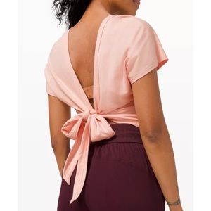 NWT Lululemon It’s a tie short sleeve shirt Size 8 Pink Mist